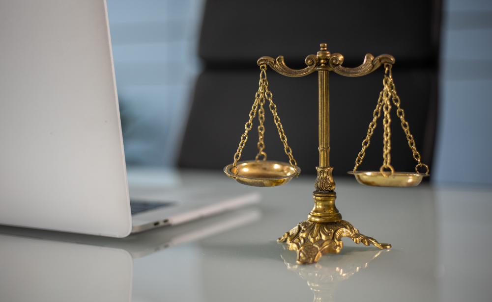 desk legal mujer (1)